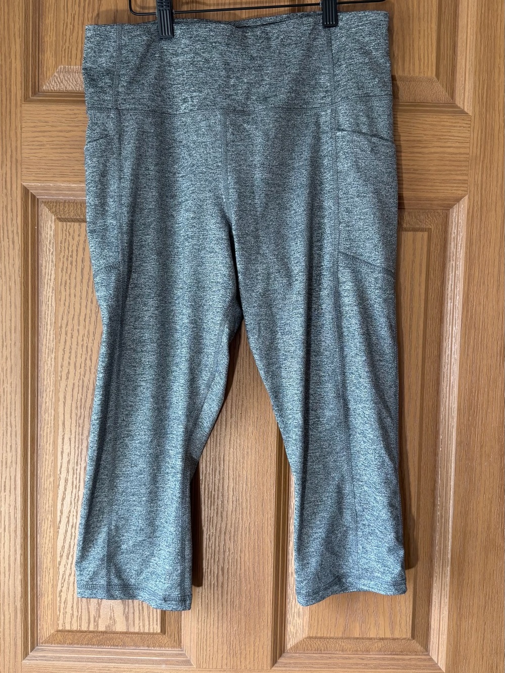 Avia Heather Gray Girls' Cropped Active Leggings